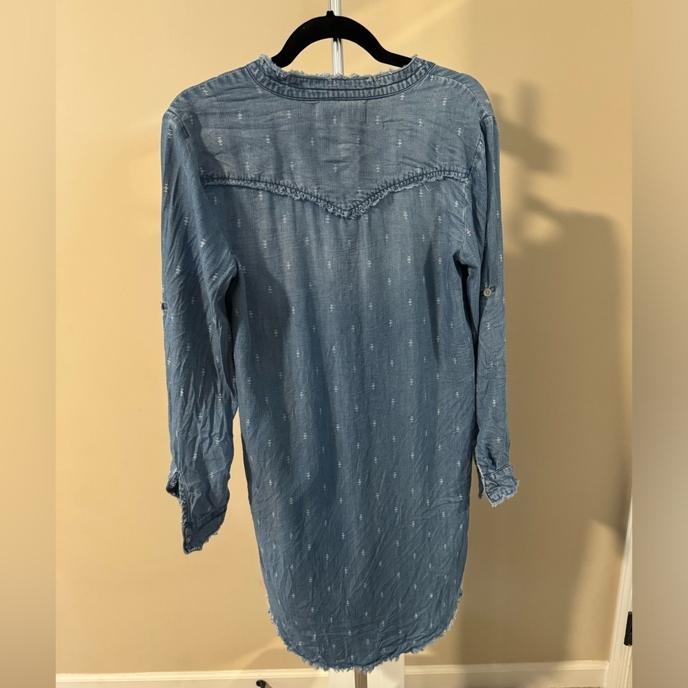 Cloth and Stone light wash Jean button up dress size small like new - Picture 5 of 7